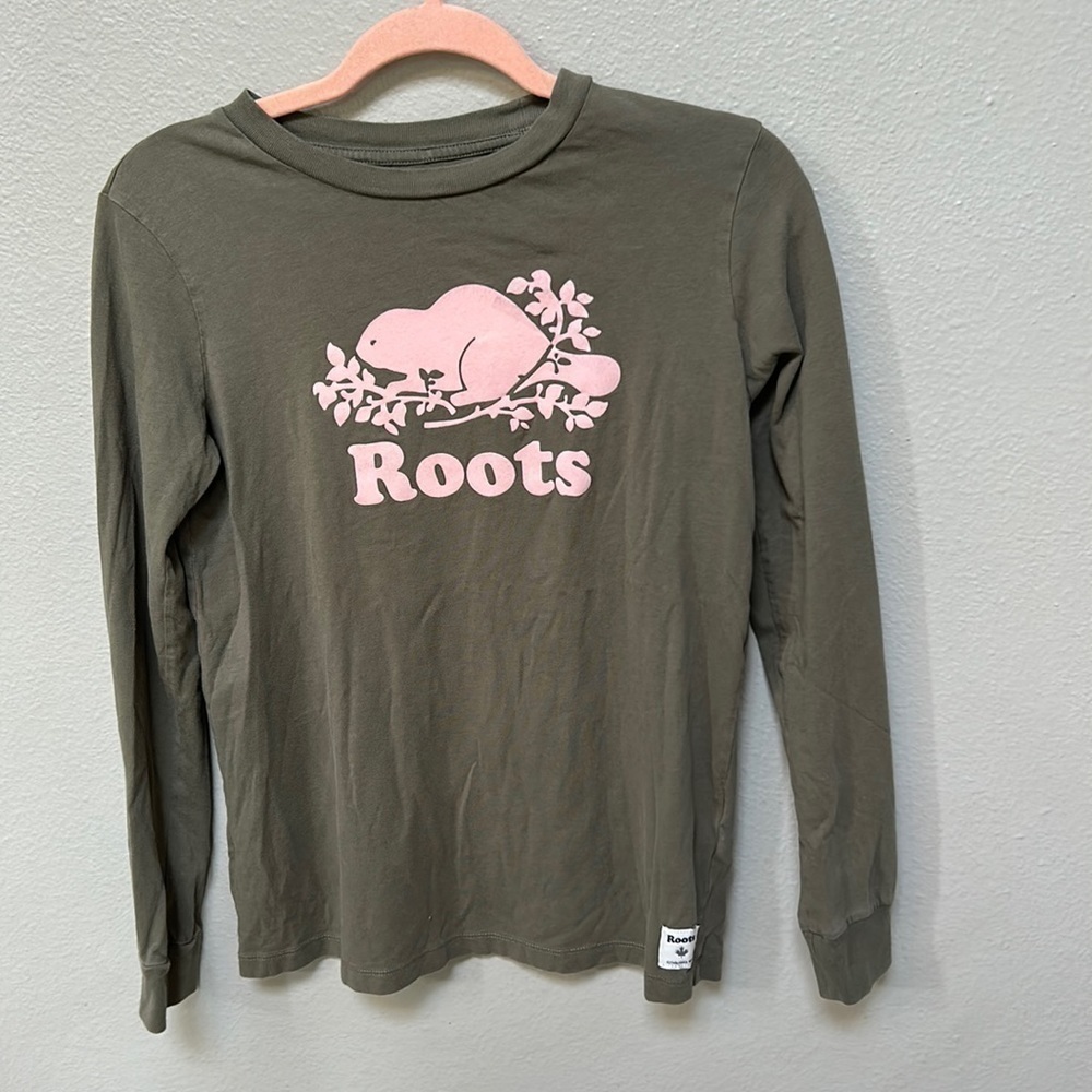 Roots olive green fuzzy pink graphic long sleeve t shirt, women’s size XS